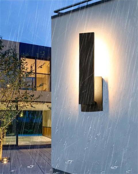 applique-murale-exterieur-villa-pluie