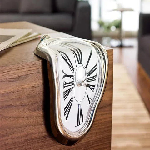 horloge-murale-deforme-fondante-brun